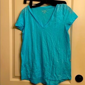 Never worn Lilly Pulitzer Etta t shirt, size small